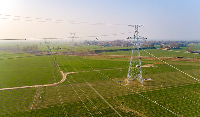 该线路建成投运后，将进一步增强安阳鹤壁地区间电网互供能力，优化区域网架结构，并在今冬电力保供中发挥重要作用。